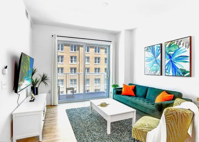 Modern 1Br Downtown Oasis W Balcony & Rooftop Pool
