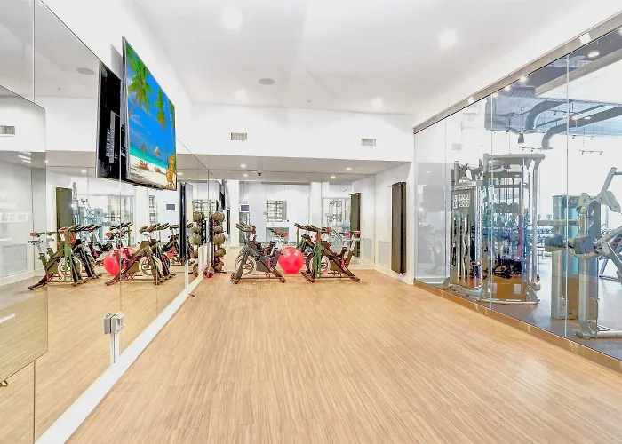 Modern 1Br Downtown Oasis W Balcony & Rooftop Pool