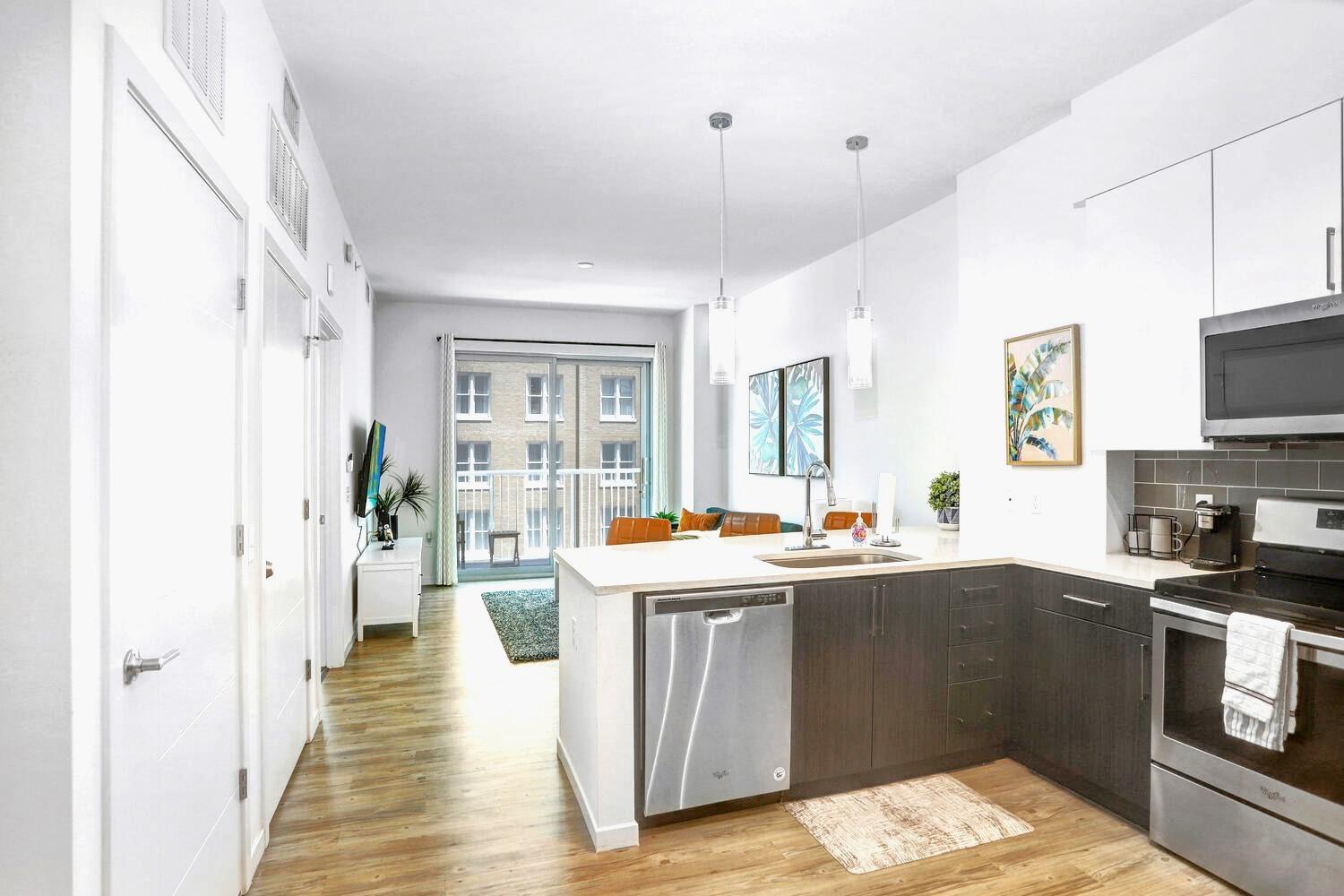 Modern 1br Downtown Oasis W Balcony & Rooftop Pool Appartement Tampa