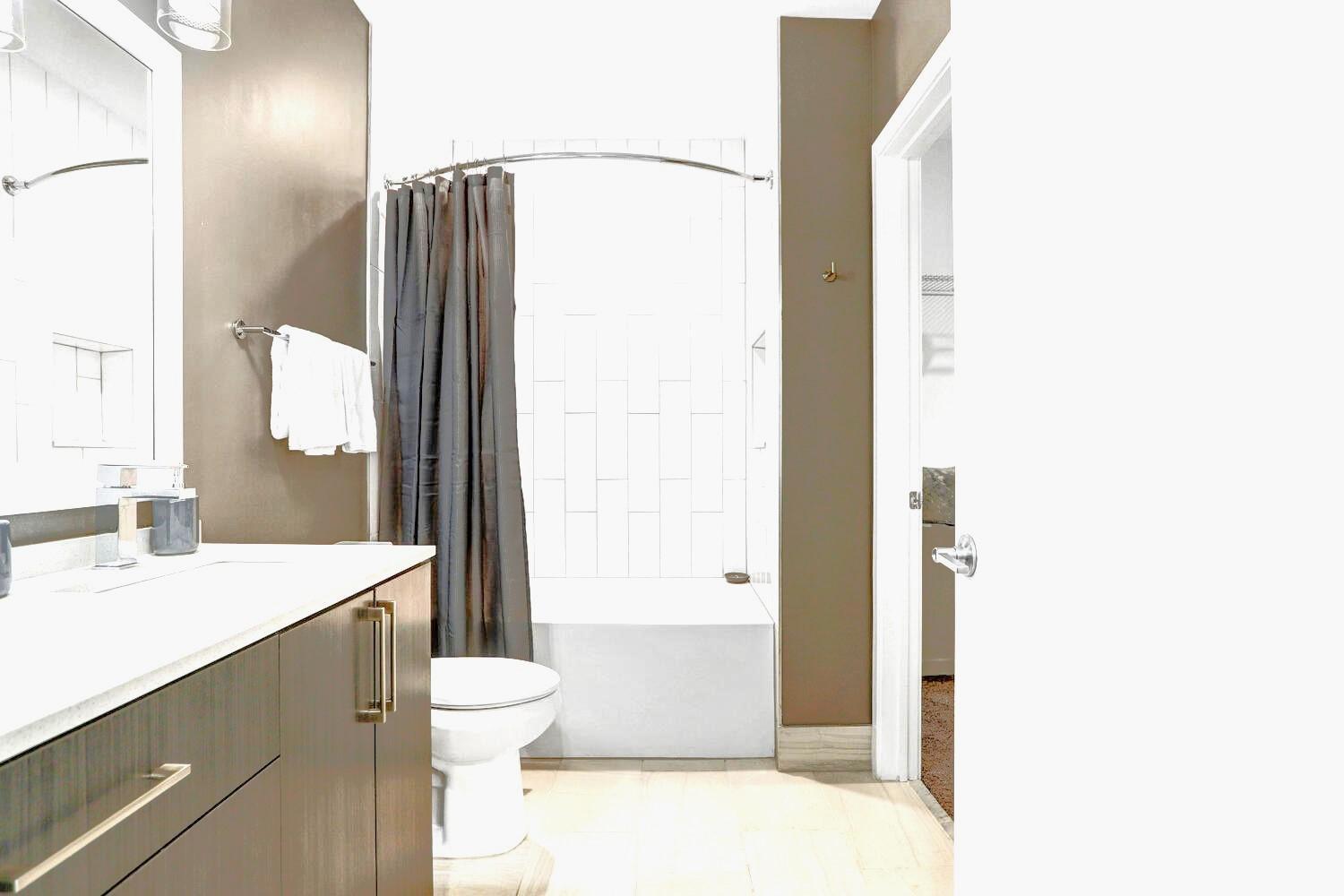 Modern 1br Downtown Oasis W Balcony & Rooftop Pool *