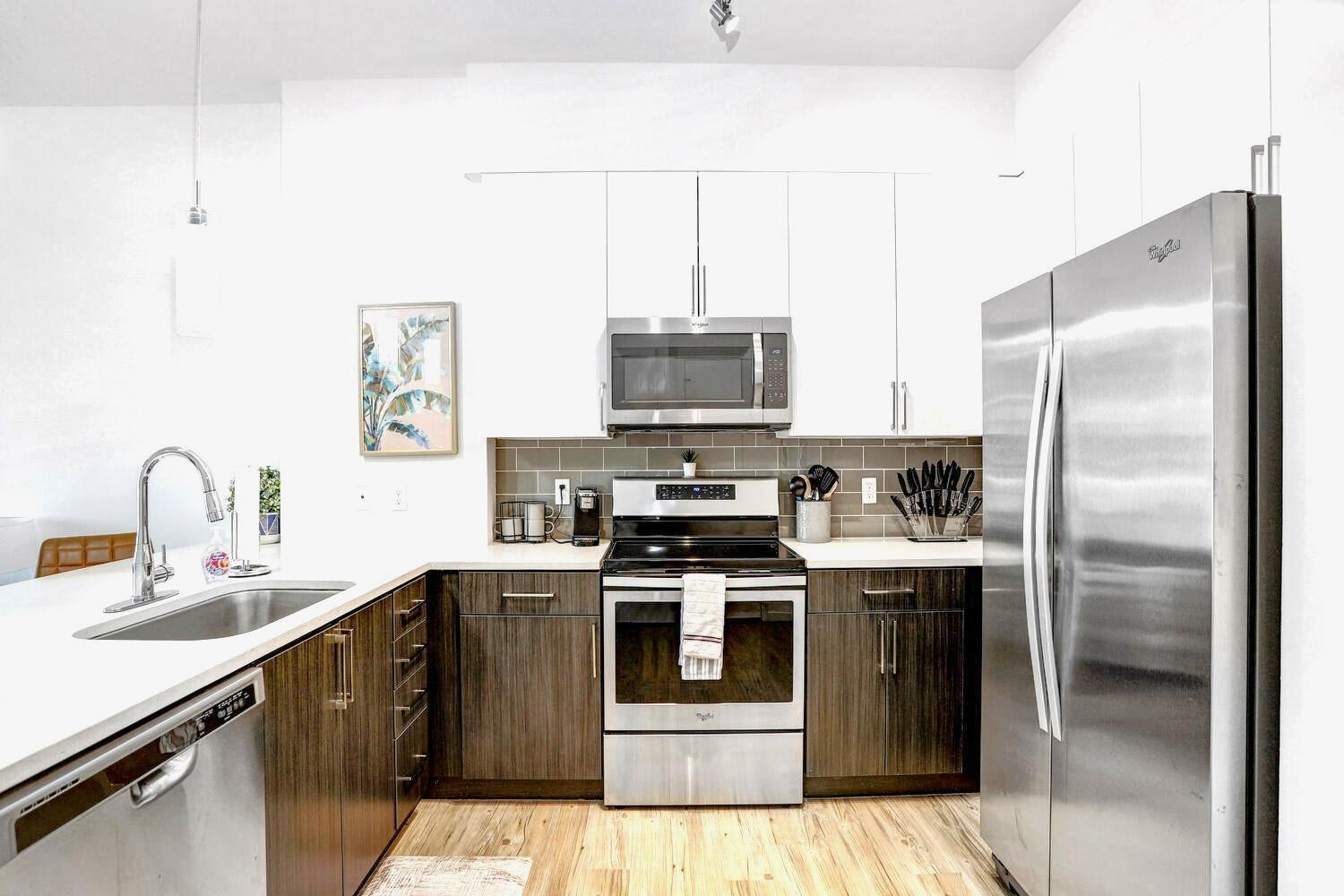 Modern 1br Downtown Oasis W Balcony & Rooftop Pool Tampa